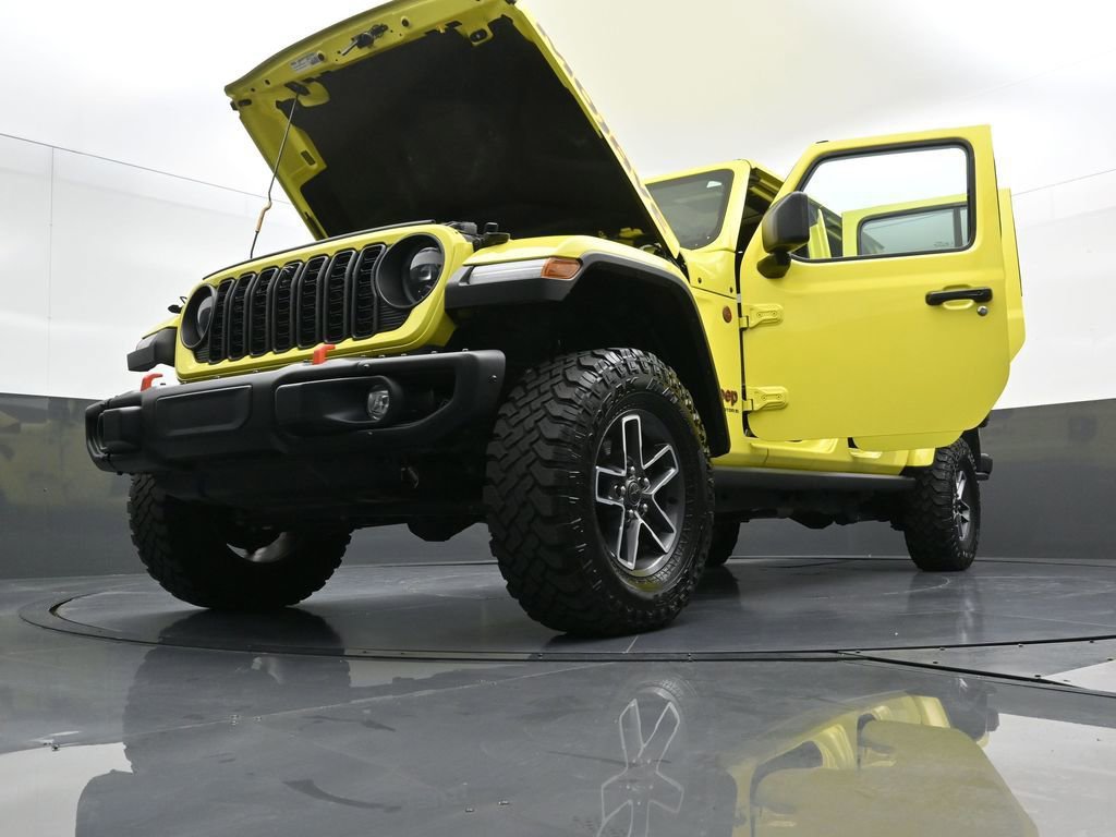 Used 2024 Jeep Gladiator Mojave AWD/4WD image 38