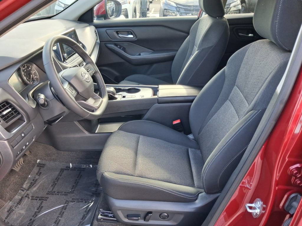 Used 2026 Nissan Rogue SV FWD image 20