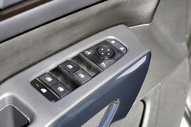 Used 2024 Nissan Pathfinder SV FWD image 33