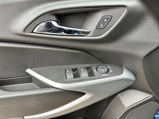 Used 2024 Chevrolet Trax LS w/ LS Convenience Package image 11