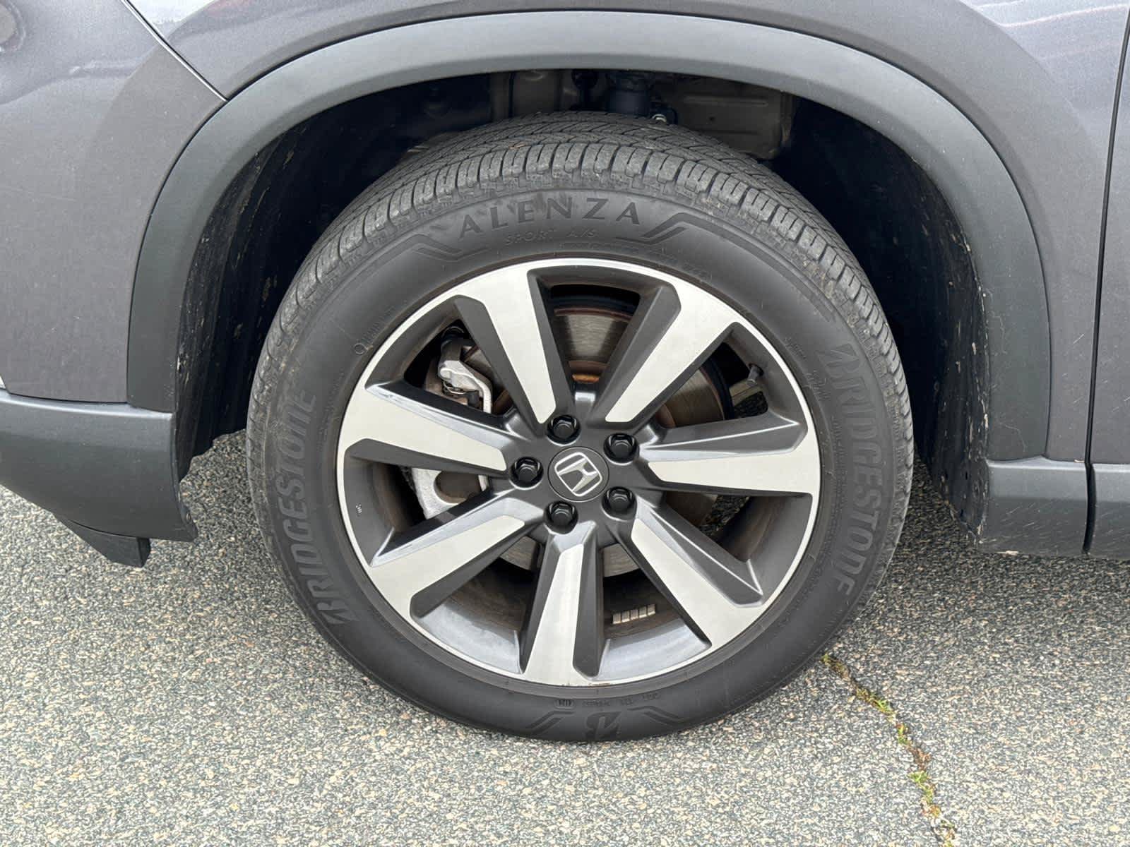 Used 2025 Honda Pilot Touring image 11