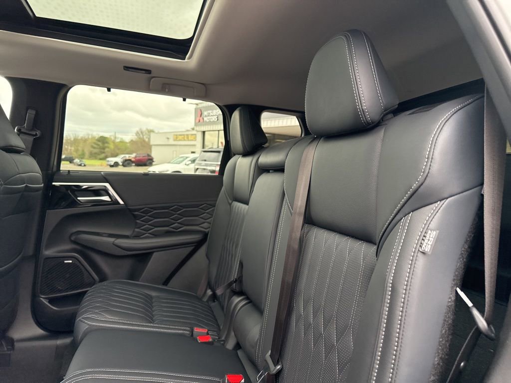 New 2026 Mitsubishi Outlander SEL FWD image 41