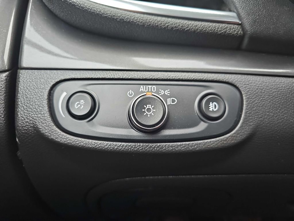 Used 2018 Buick Encore Essence image 38