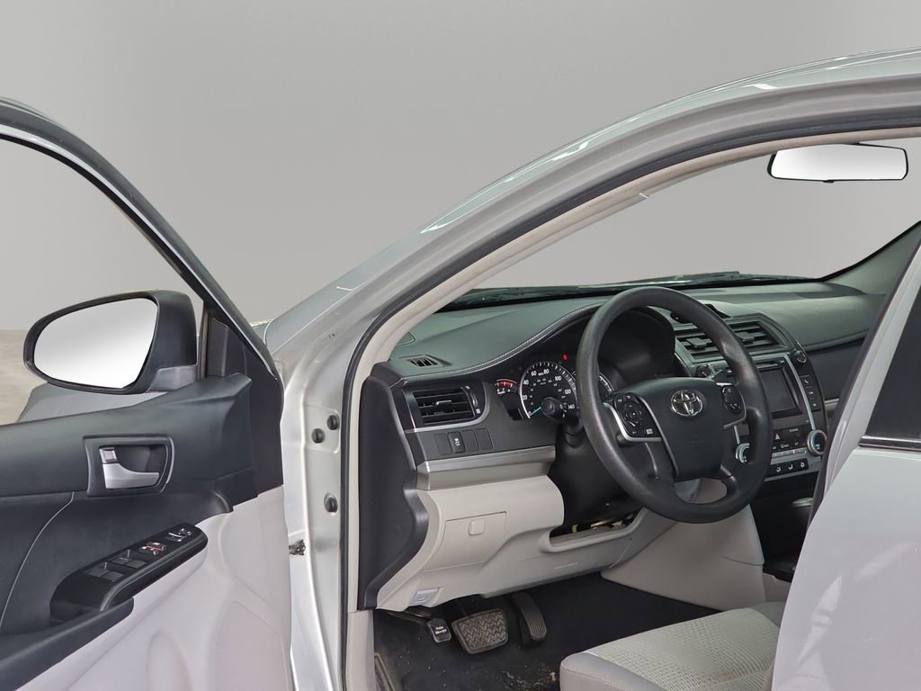 Used 2012 Toyota Camry LE FWD image 24