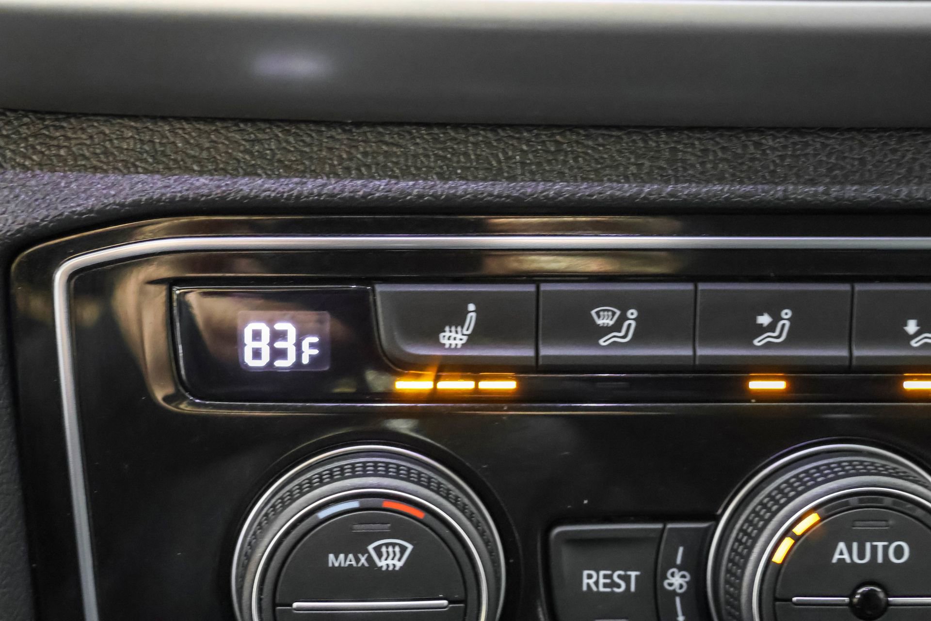 Used 2023 Volkswagen Atlas SE w/ Black Wheel Package image 10