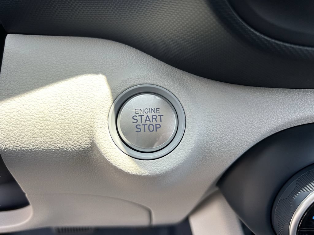 New 2026 Hyundai Venue SEL FWD image 31