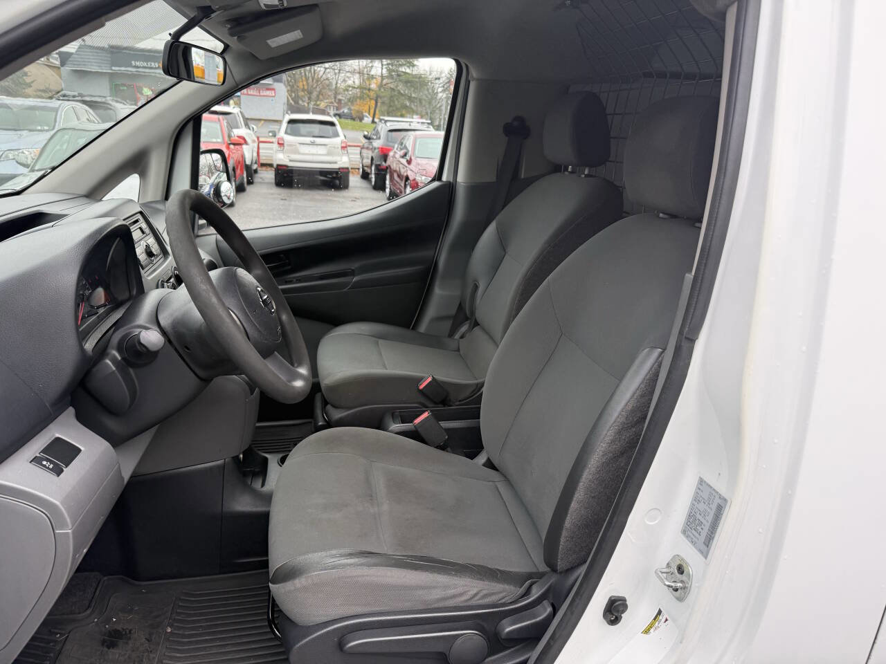 Used 2014 Nissan NV200 S w/ Back Door Glass Package image 27