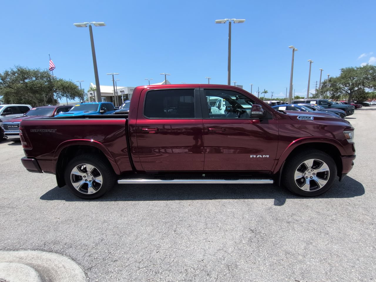 Used 2022 RAM 1500 Laramie w/ Sport Appearance Package AWD/4WD image 4