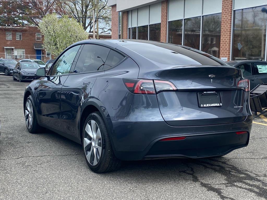 Used 2022 Tesla Model Y Long Range image 5