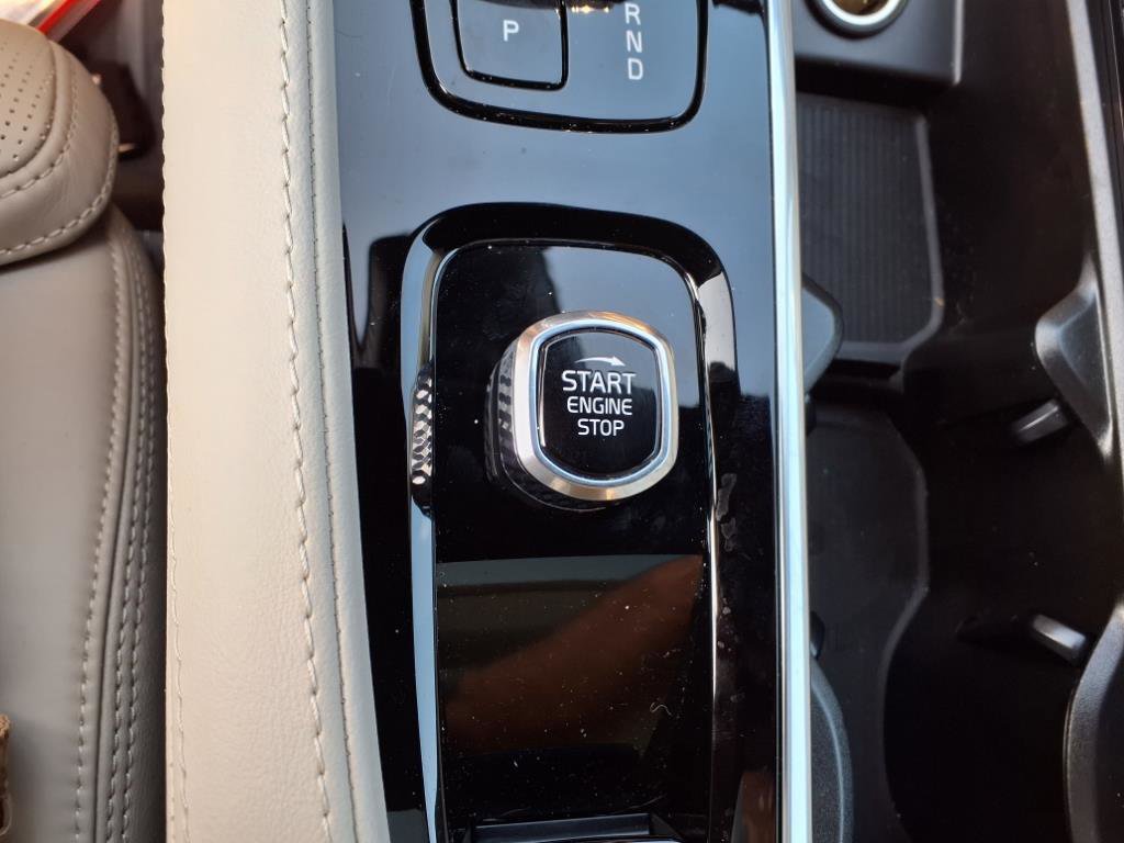 Used 2025 Volvo XC90 T8 Ultra w/ Protection Package Premier image 25