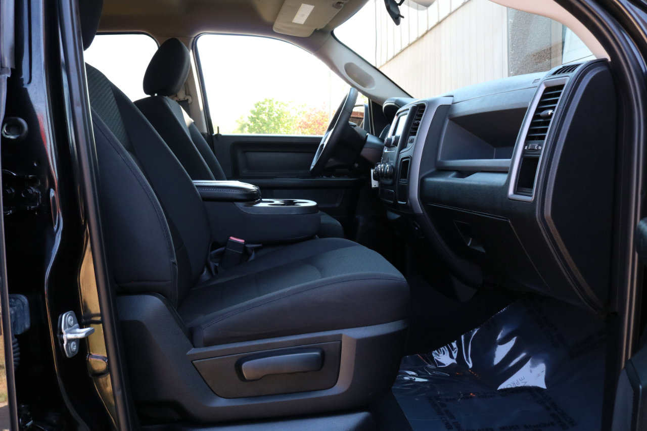 Used 2018 RAM 1500 Express w/ Black Ram 1500 Express Group image 38