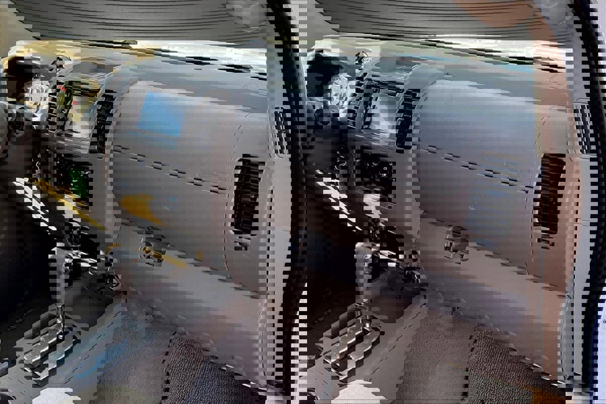 Used 2008 Nissan Frontier SE w/ SE Value Truck Pkg image 23