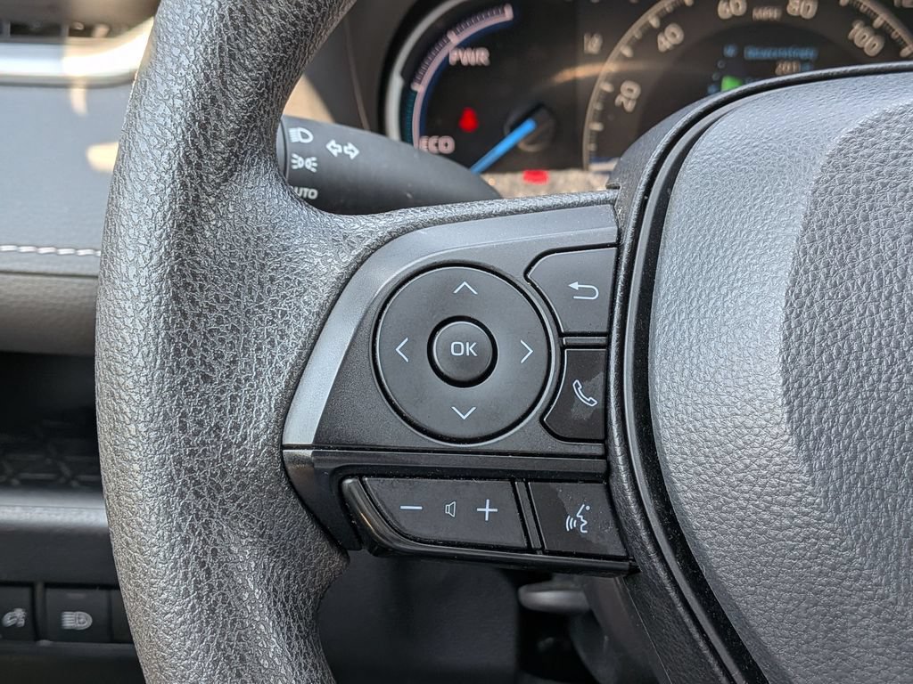 Used 2025 Toyota RAV4 XLE AWD/4WD image 21