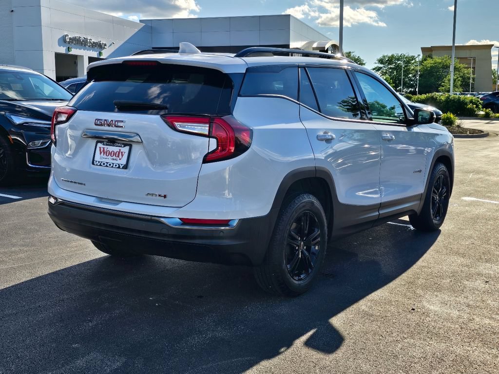 Used 2024 GMC Terrain AT4 AWD/4WD image 8