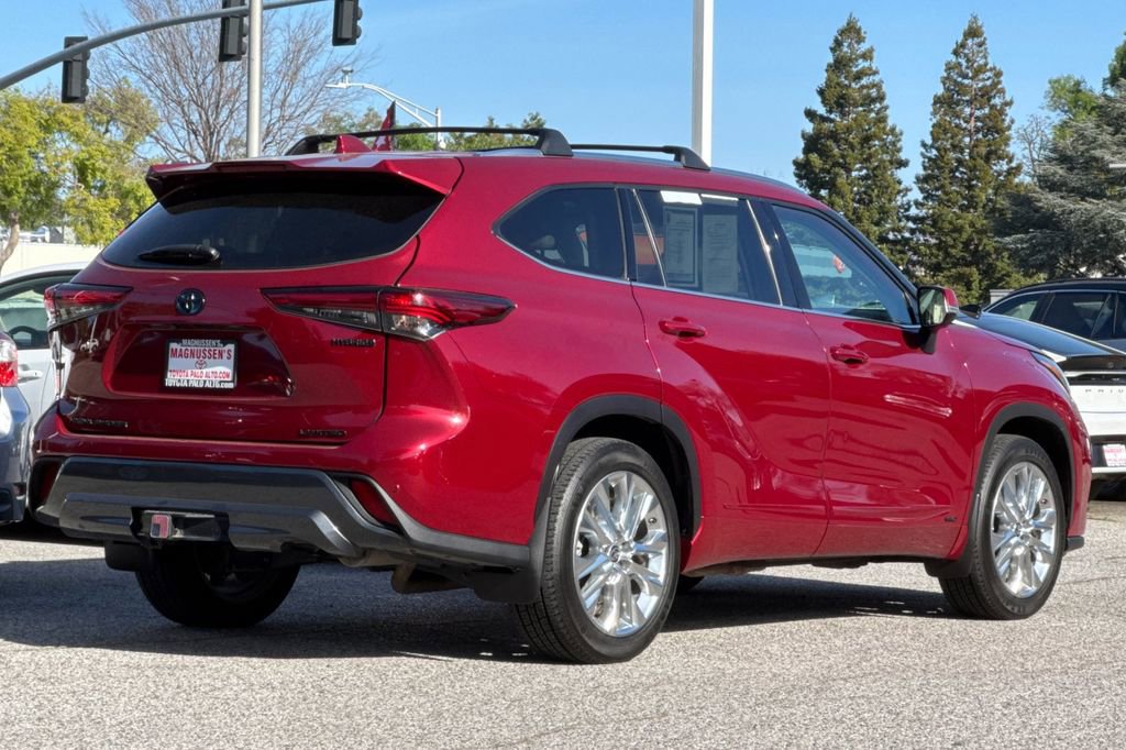 Used 2022 Toyota Highlander Limited AWD/4WD image 3