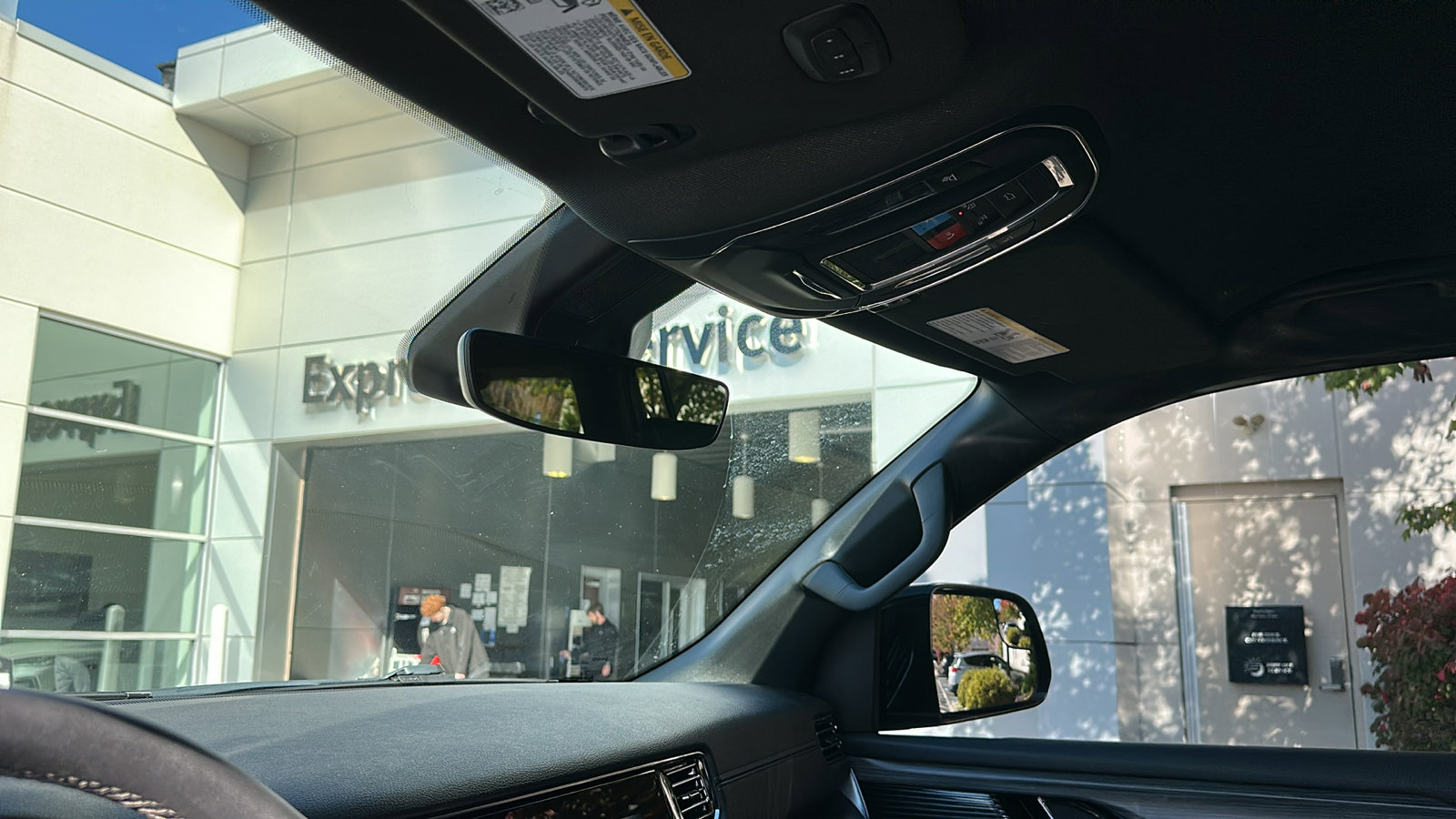 Used 2023 Jeep Wagoneer L Series II image 22