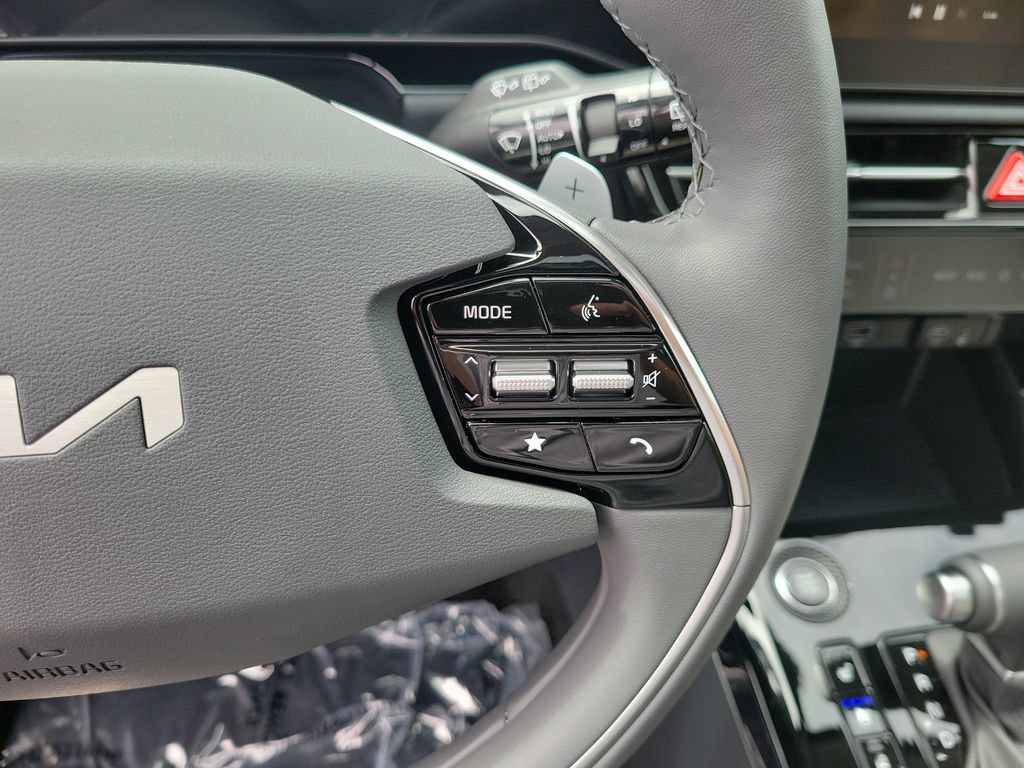 New 2026 Kia Niro FWD image 15