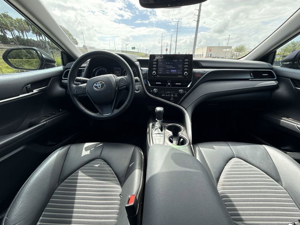 Used 2022 Toyota Camry SE w/ Convenience Package image 19