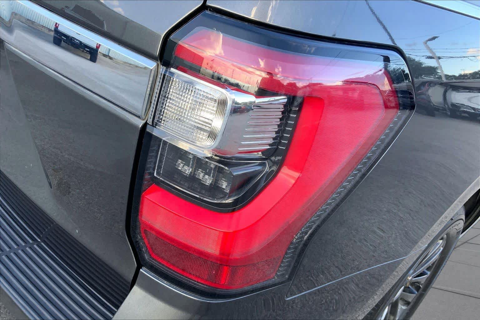 Used 2019 Ford Expedition Limited RWD image 28