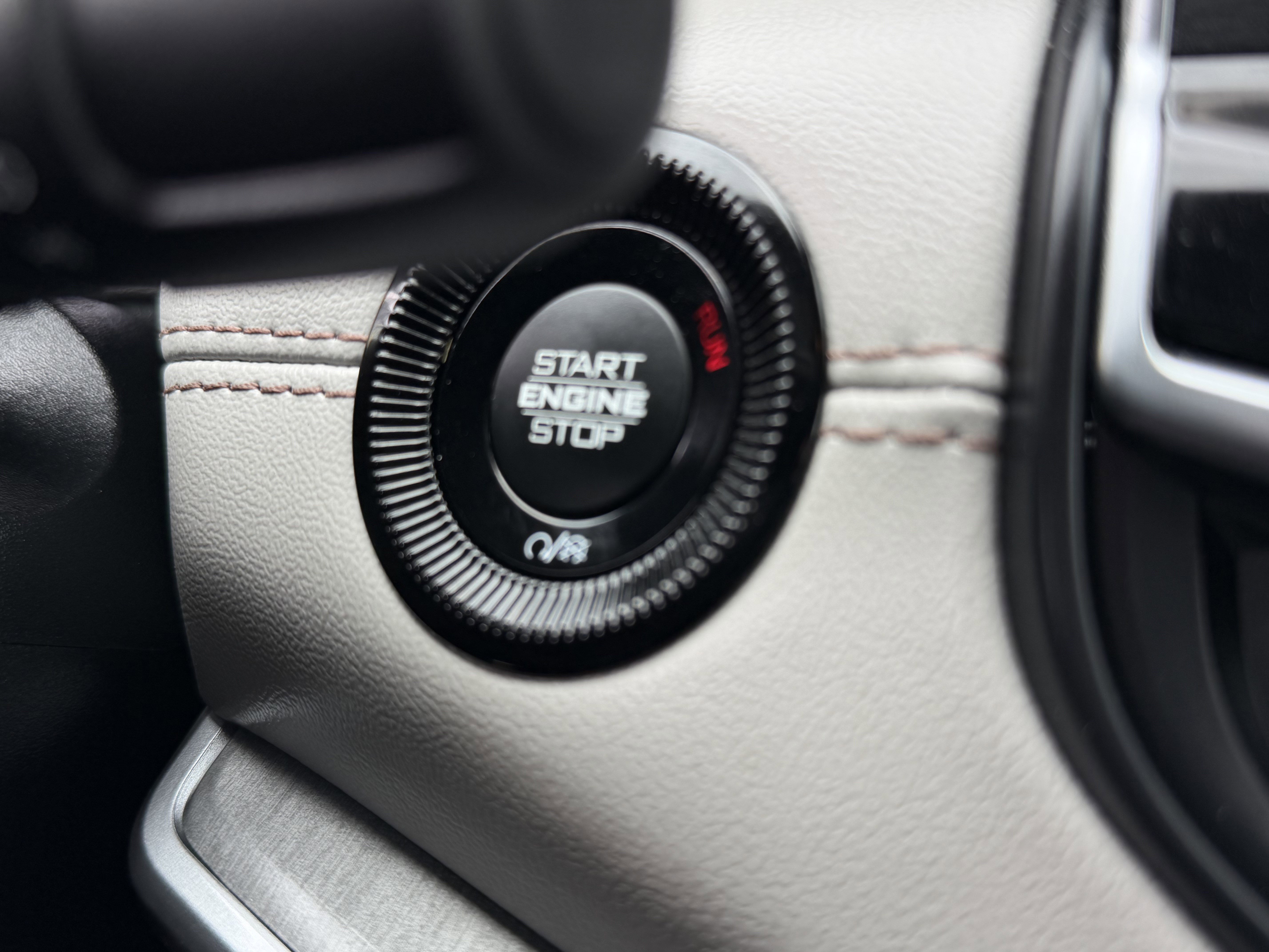 Used 2026 Jeep Compass Limited AWD/4WD image 23