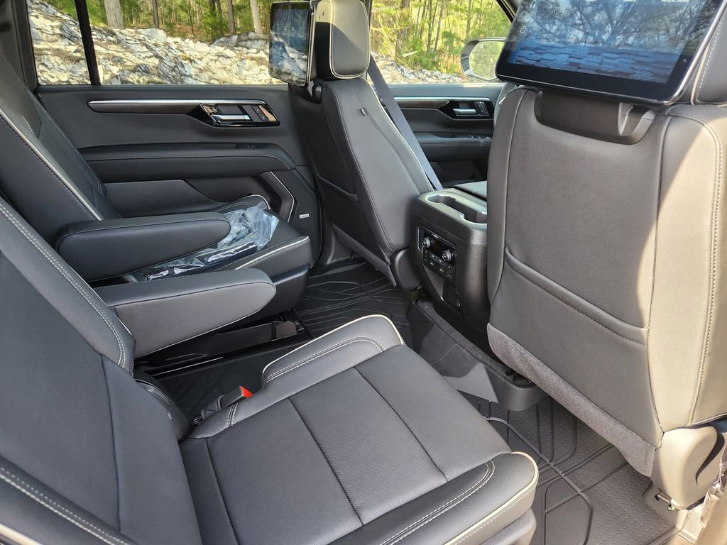 New 2026 Chevrolet Suburban Premier image 10