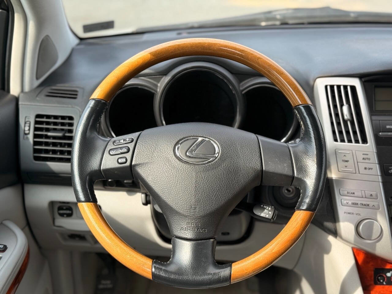 Used 2005 Lexus RX 330 AWD image 16