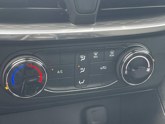 Used 2024 Buick Encore GX Preferred FWD image 17