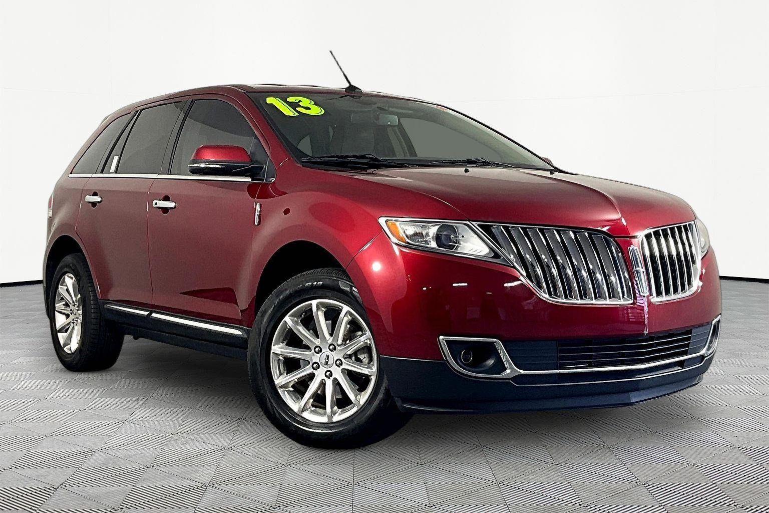 Used 2013 Lincoln MKX FWD image 3