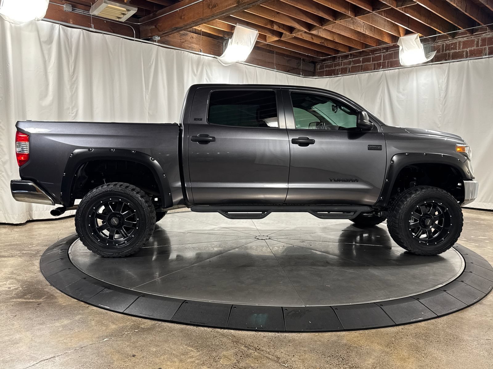 Used 2021 Toyota Tundra SR5 w/ SR5 Upgrade Package AWD/4WD image 13