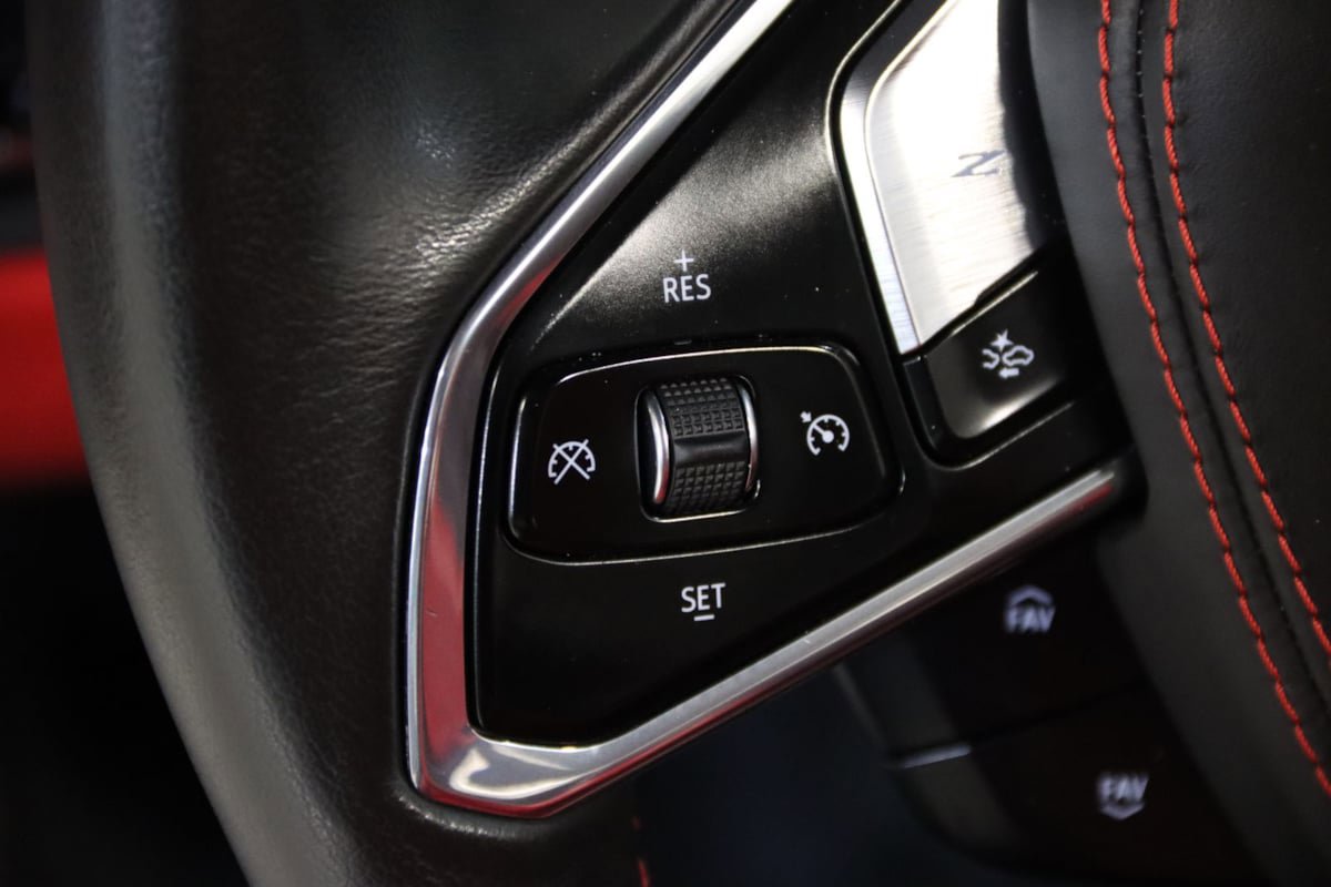 Used 2024 Chevrolet Corvette Stingray Premium Conv w/ Z51 Performance Package RWD image 17