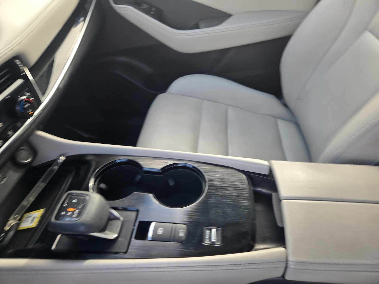 Used 2022 Nissan Rogue SL w/ SL Premium Package image 26