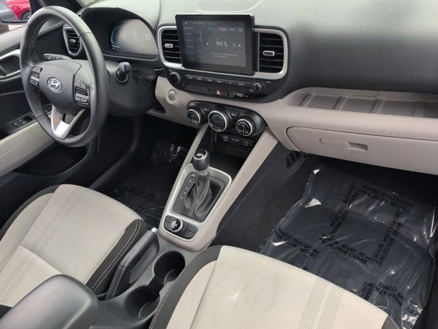 Used 2025 Hyundai Venue SEL FWD image 31