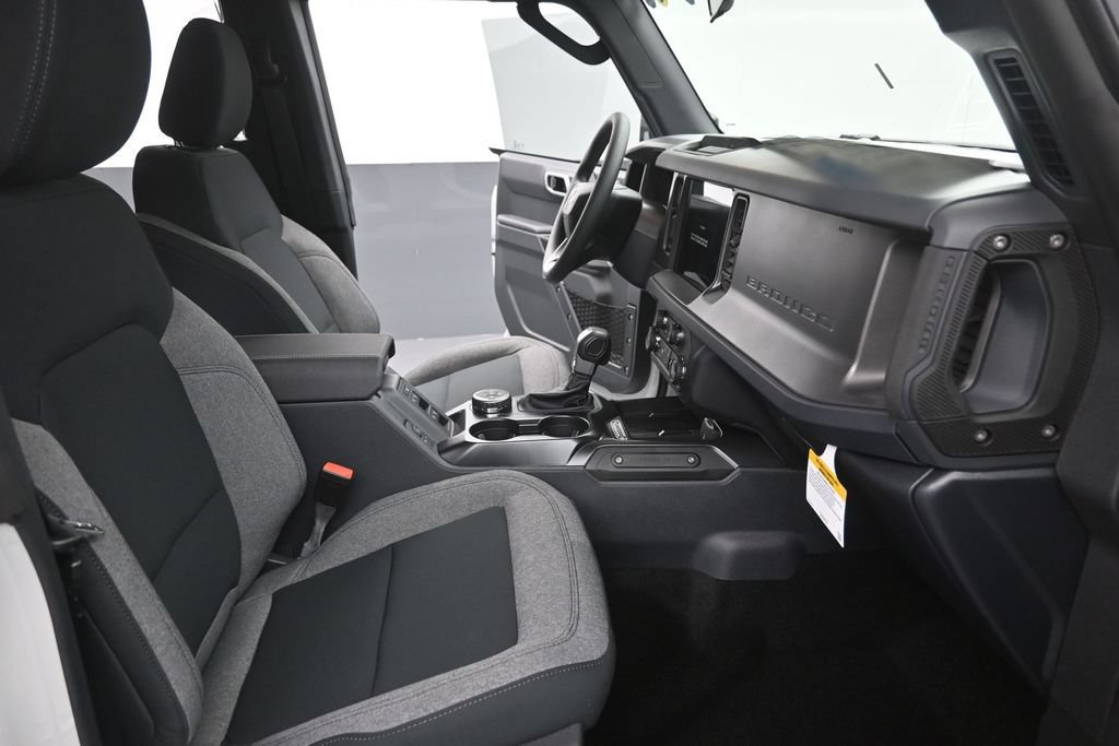 New 2026 Ford Bronco 4-Door AWD/4WD image 24