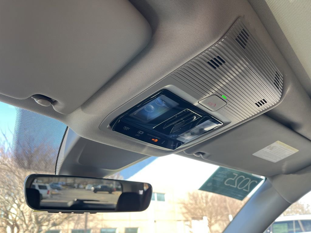 Used 2025 Volkswagen Atlas Peak Edition SE image 22