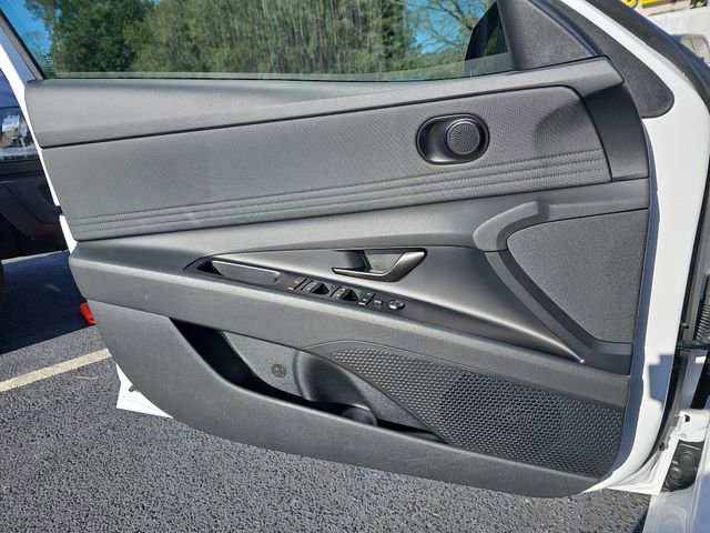 Used 2025 Hyundai Elantra Sport image 30