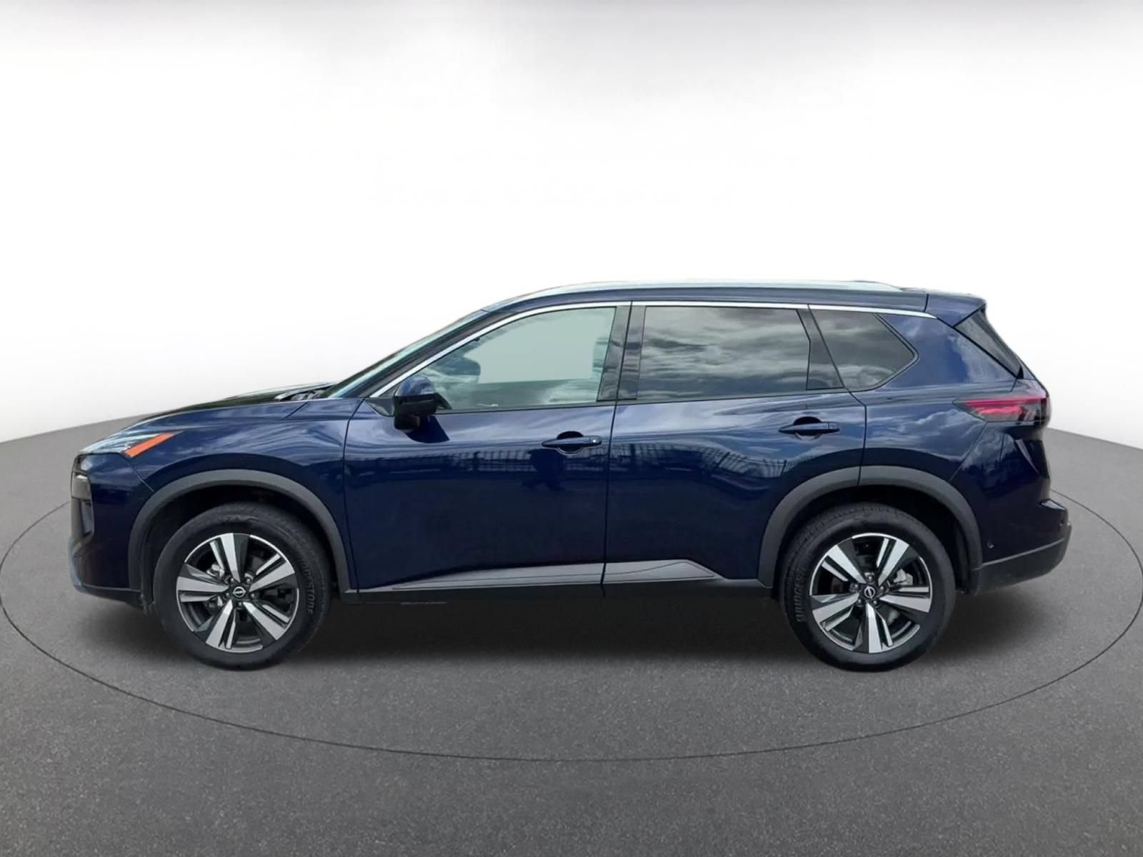 Used 2026 Nissan Rogue SL FWD image 8