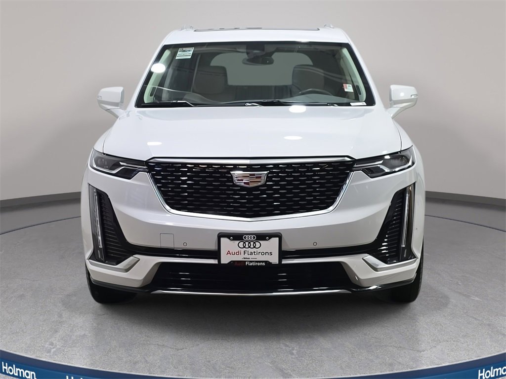 Used 2024 Cadillac XT6 Premium Luxury image 3