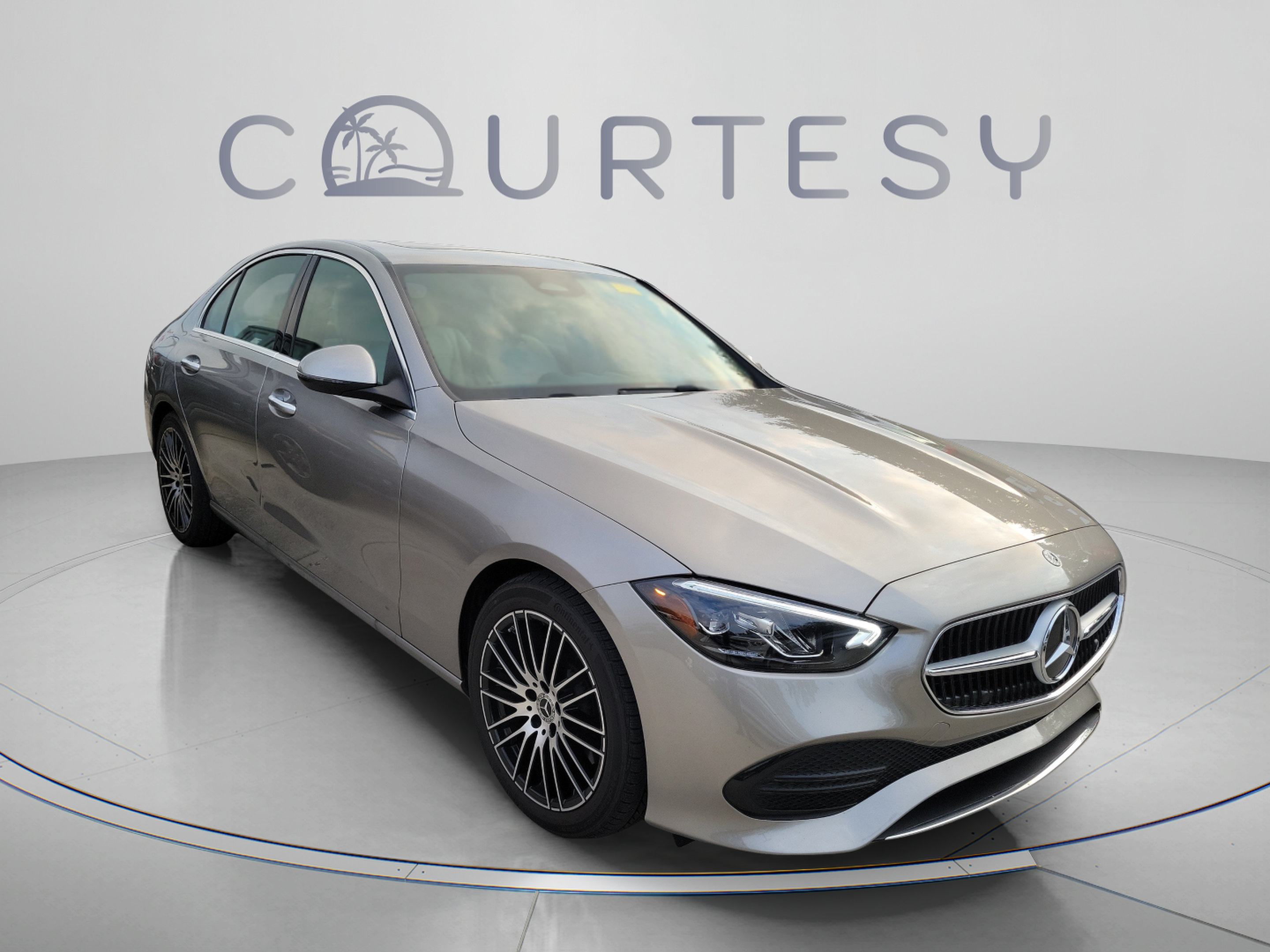 Used 2023 Mercedes-Benz C 300 Sedan image 4