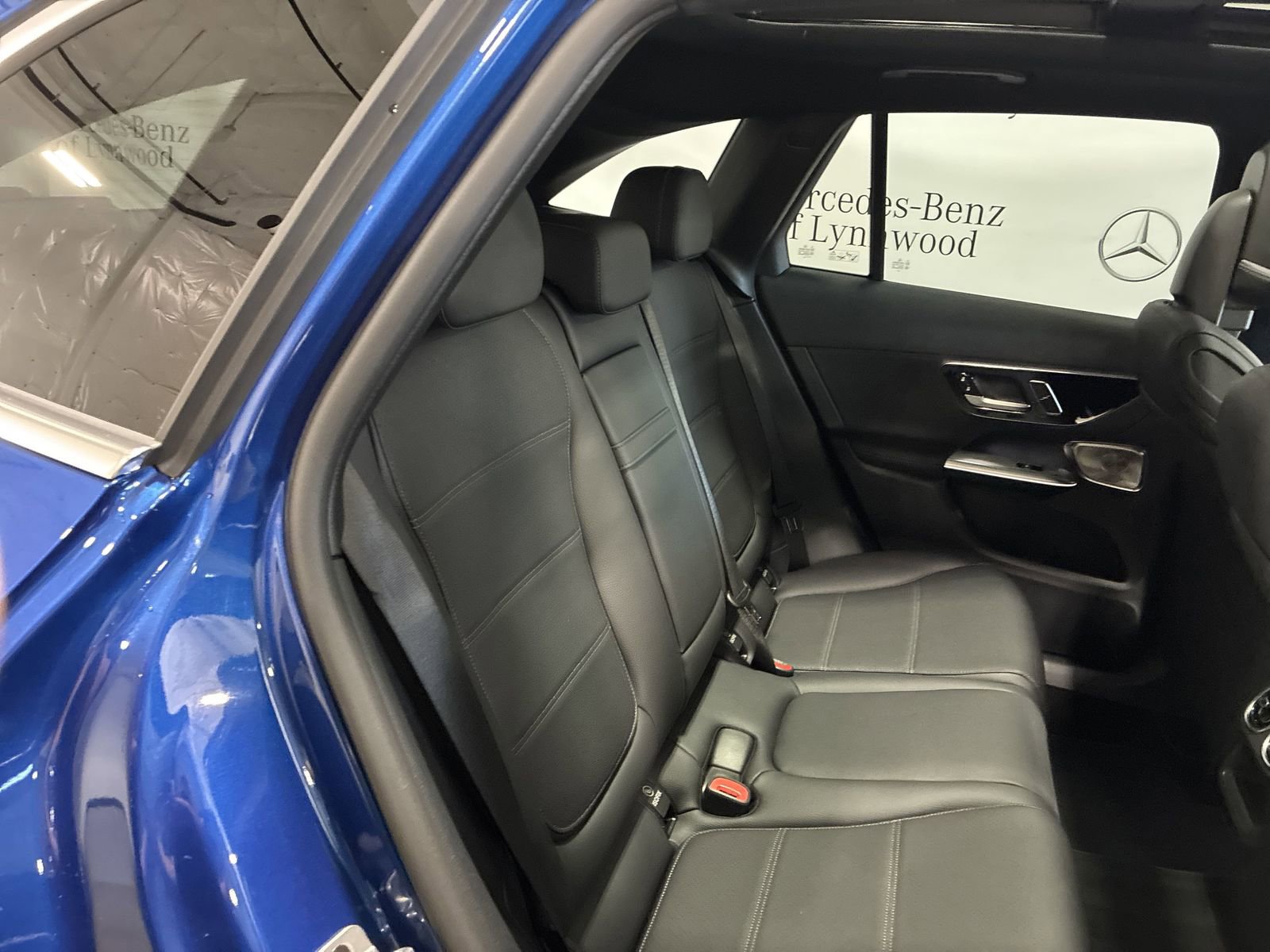 New 2025 Mercedes-Benz GLC 300 4MATIC image 23