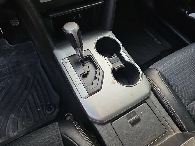 Used 2014 Toyota Camry SE w/ Moonroof Package FWD image 21