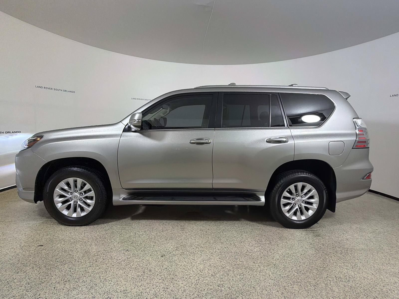 Used 2022 Lexus GX 460 Premium w/ Premium Package AWD/4WD image 2