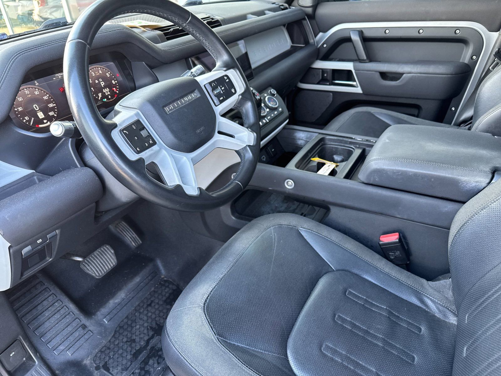 Used 2020 Land Rover Defender 110 First Edition AWD/4WD image 9