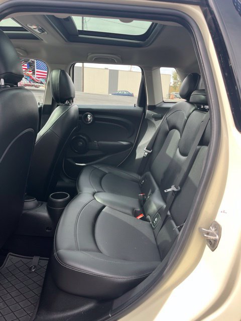 Used 2018 MINI Cooper 4-Door Hardtop FWD image 27