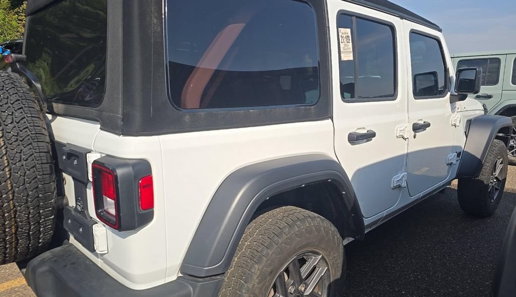Used 2024 Jeep Wrangler Unlimited Sport AWD/4WD image 3