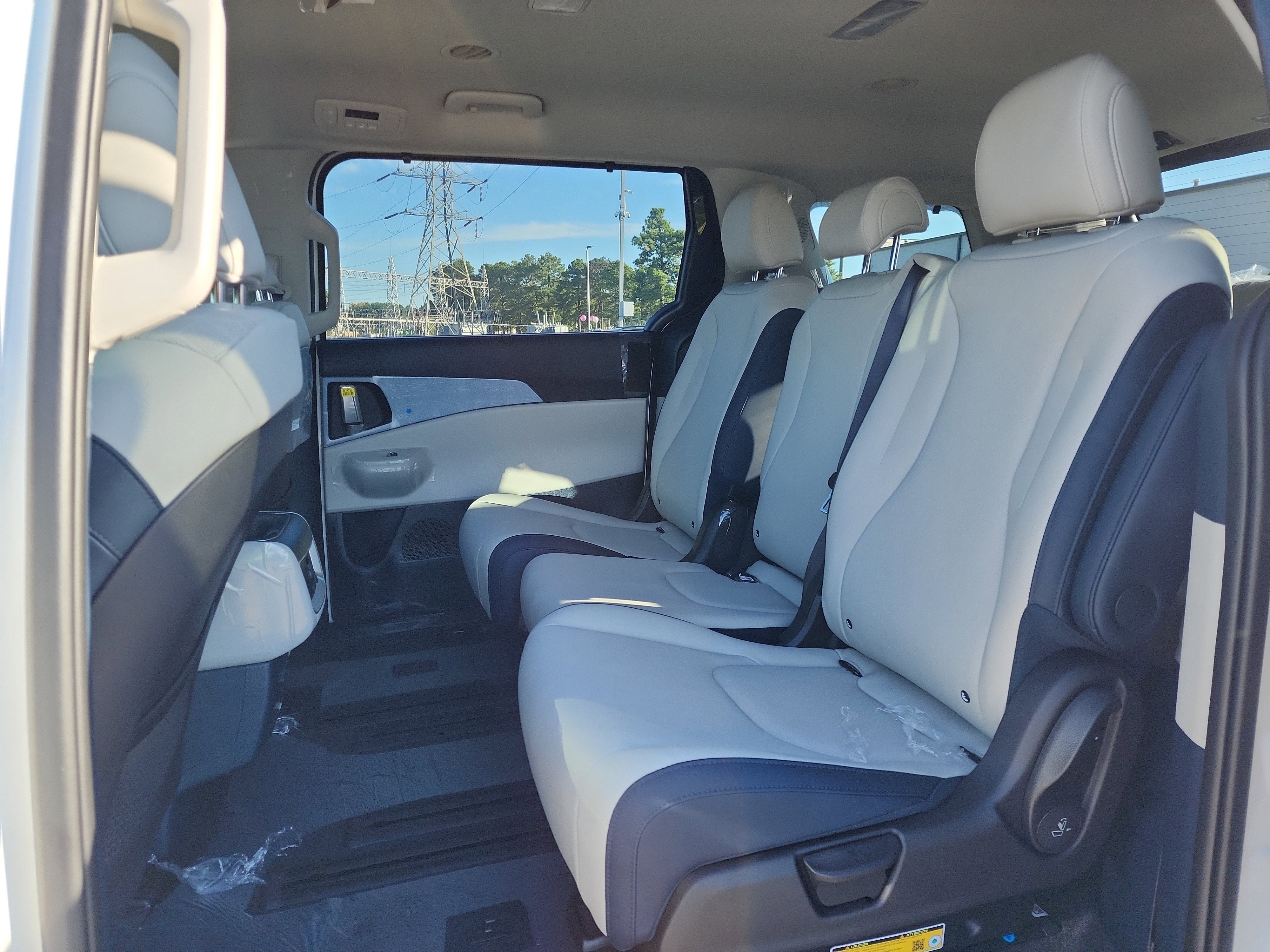 New 2026 Kia Carnival EX image 6