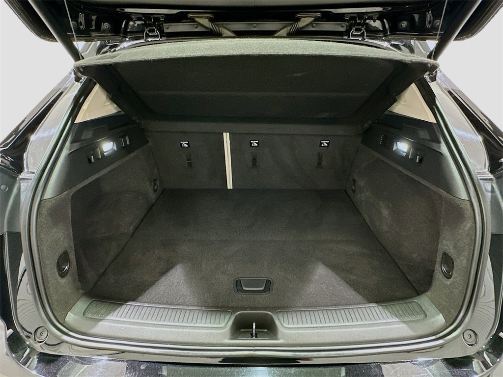 Used 2022 Buick Envision Avenir w/ Technology Package II image 27