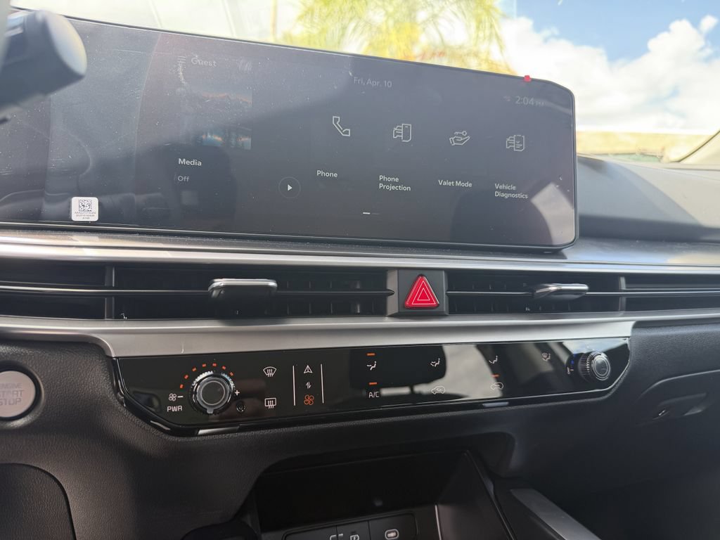 New 2026 Kia Sorento LX FWD image 18