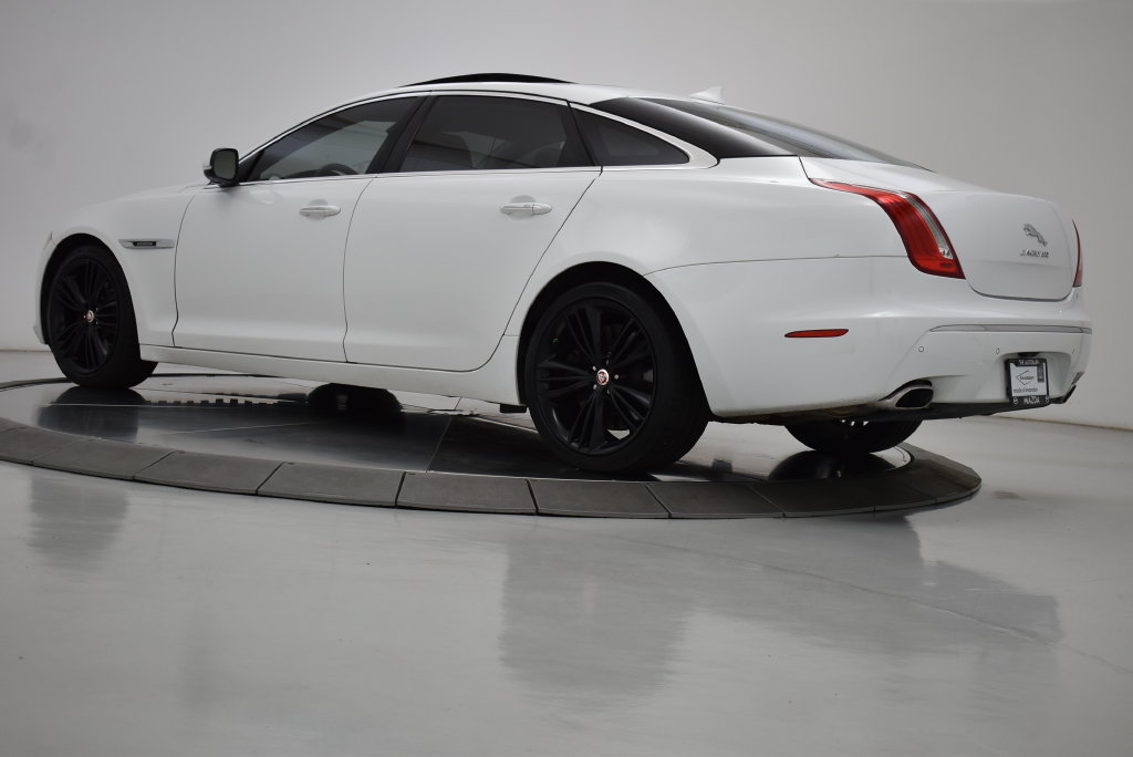 Used 2015 Jaguar XJ L Supercharged RWD image 19