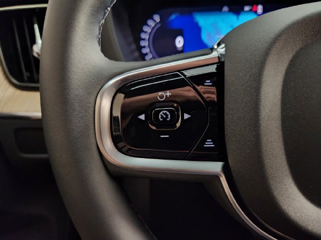 New 2027 Volvo XC60 T8 Plus AWD/4WD image 28