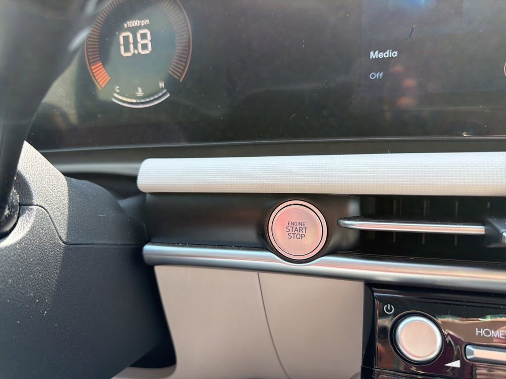 Certified 2025 Hyundai Tucson SEL image 35